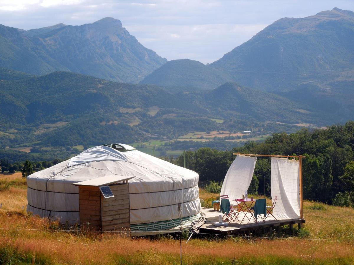 Hotel Drome Esprit Nature Le Poët-Célard Zewnętrze zdjęcie